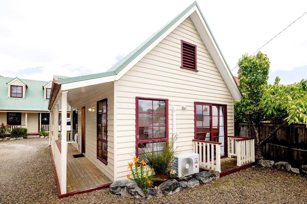 Kitty'S Cottages - Managed By Big4 Strahan Holiday Retreat Eksteriør bilde