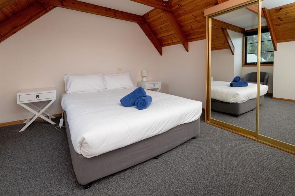 Kitty'S Cottages - Managed By Big4 Strahan Holiday Retreat Eksteriør bilde